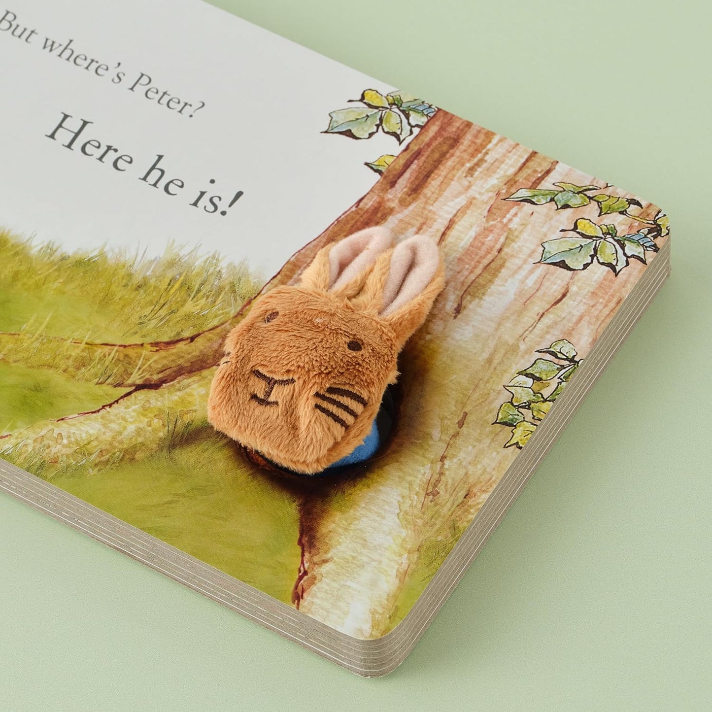 Peter Rabbit Finger Puppet Book (Board Book)