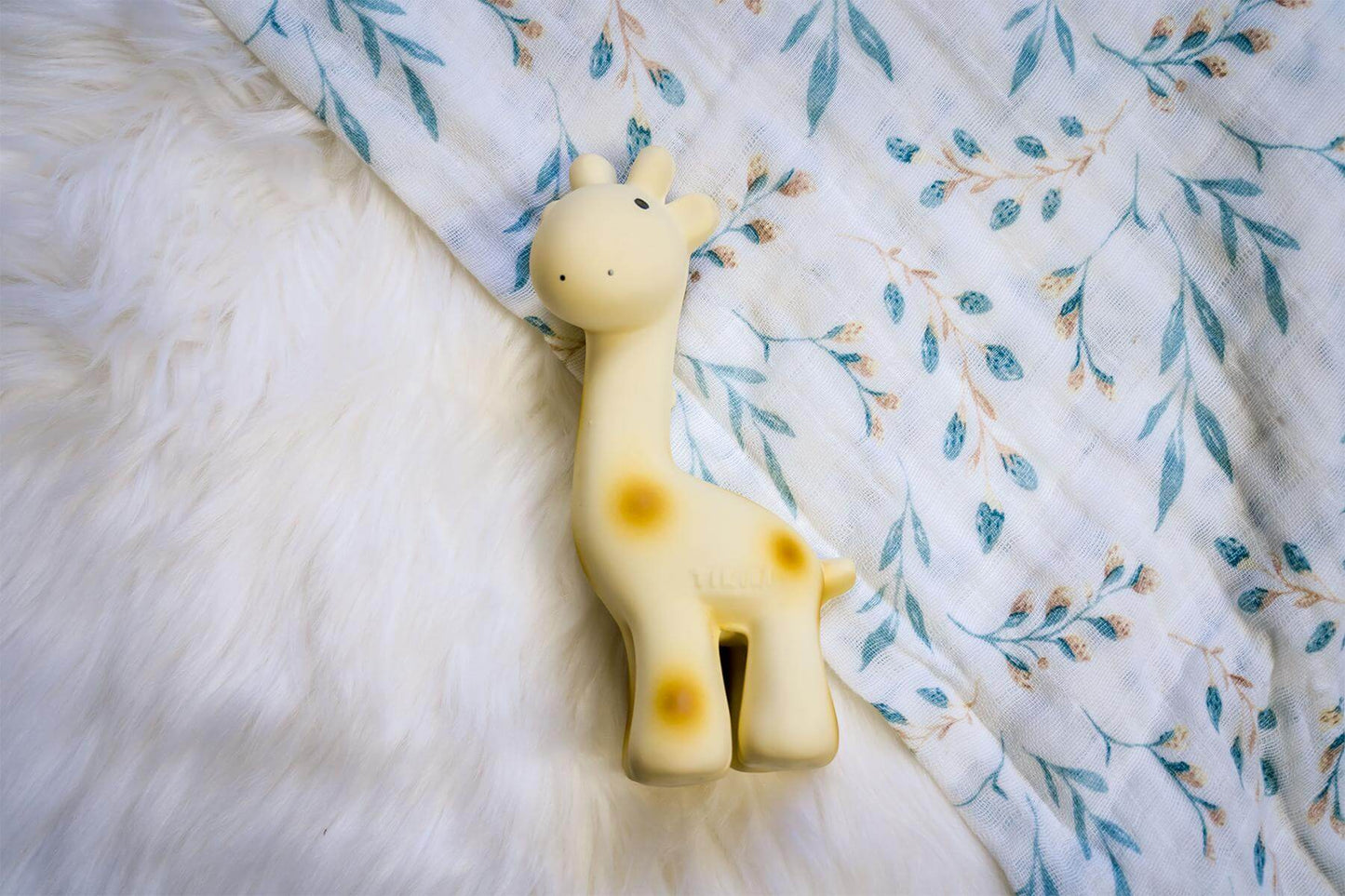 Giraffe - Natural Rubber Baby Teether Rattle & Bath Toy