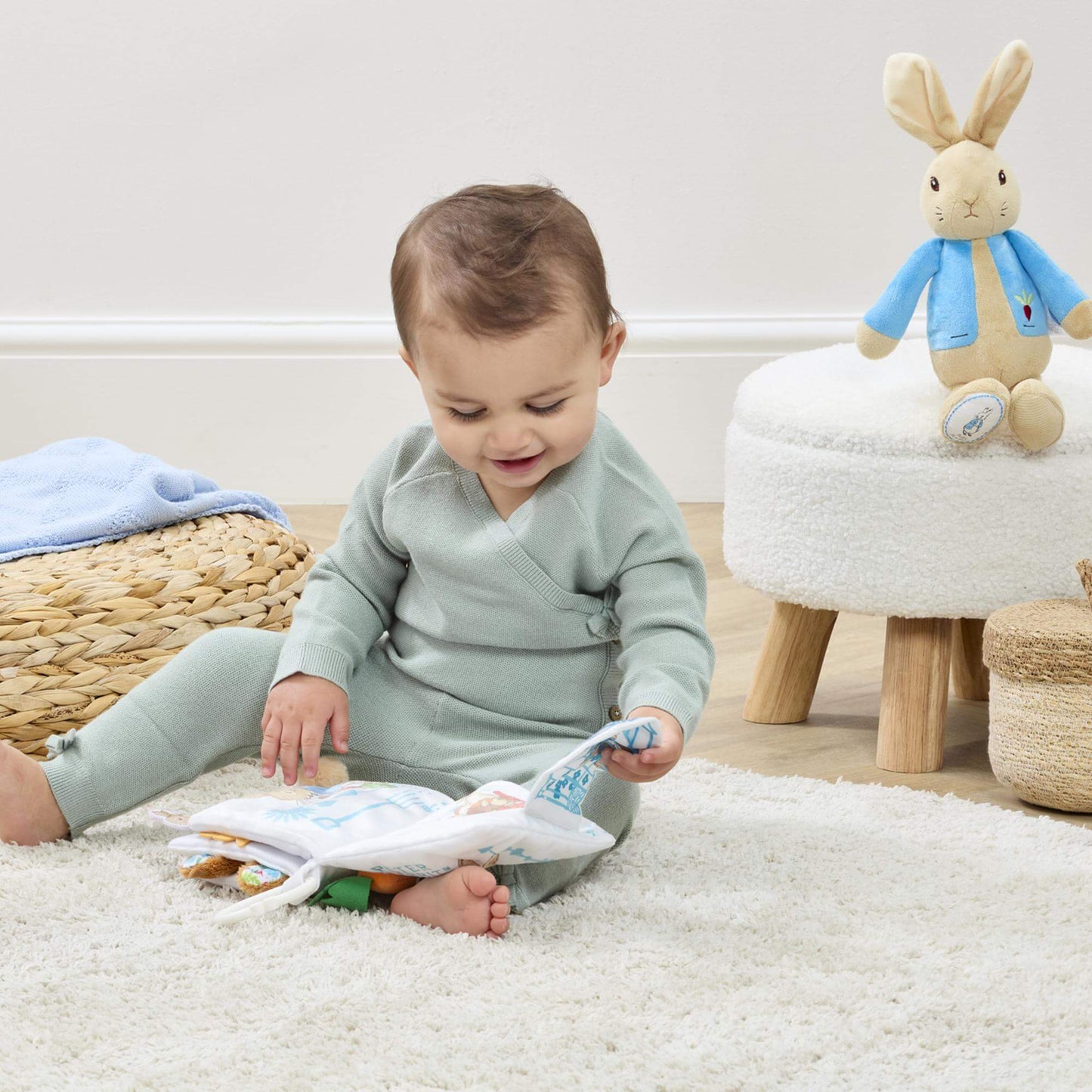 Peter Rabbit Fold Out Activity Book
