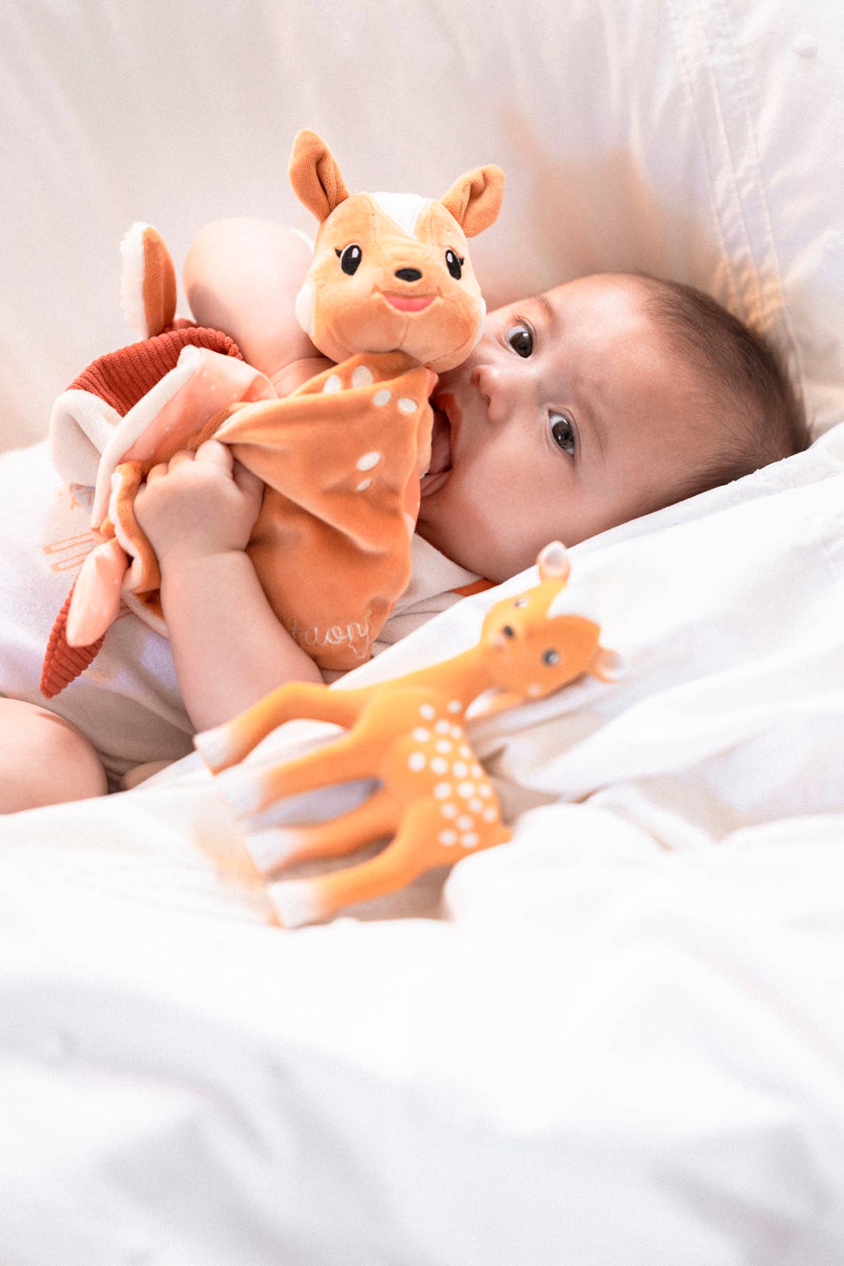 Sophie La Girafe Fan Fan the Fawn Comforter
